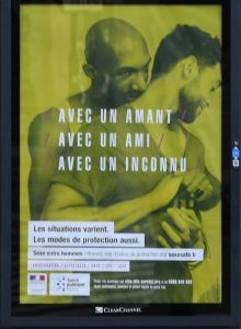 une-des-affiches-de-la-campagne-contre-le-sida-que-certains-maires-ont-choisi-de-censurer-le-22-novembre-a-rennes_5750537